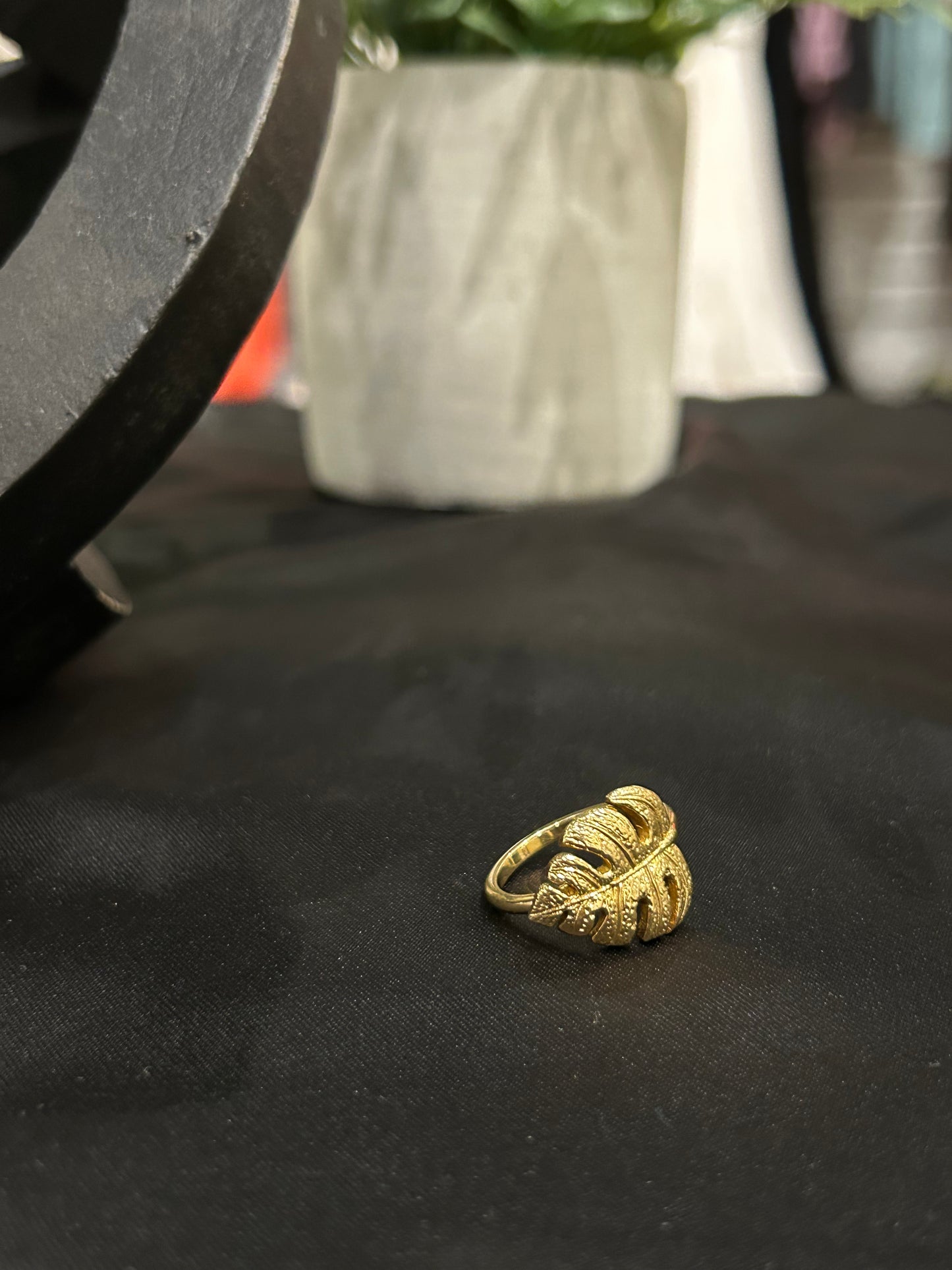 Tropical Leaf Ring