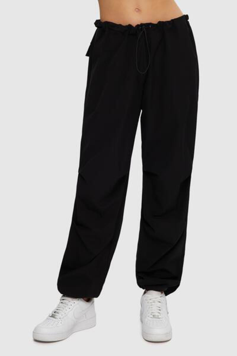 Low-cut Baggy Track Pant
