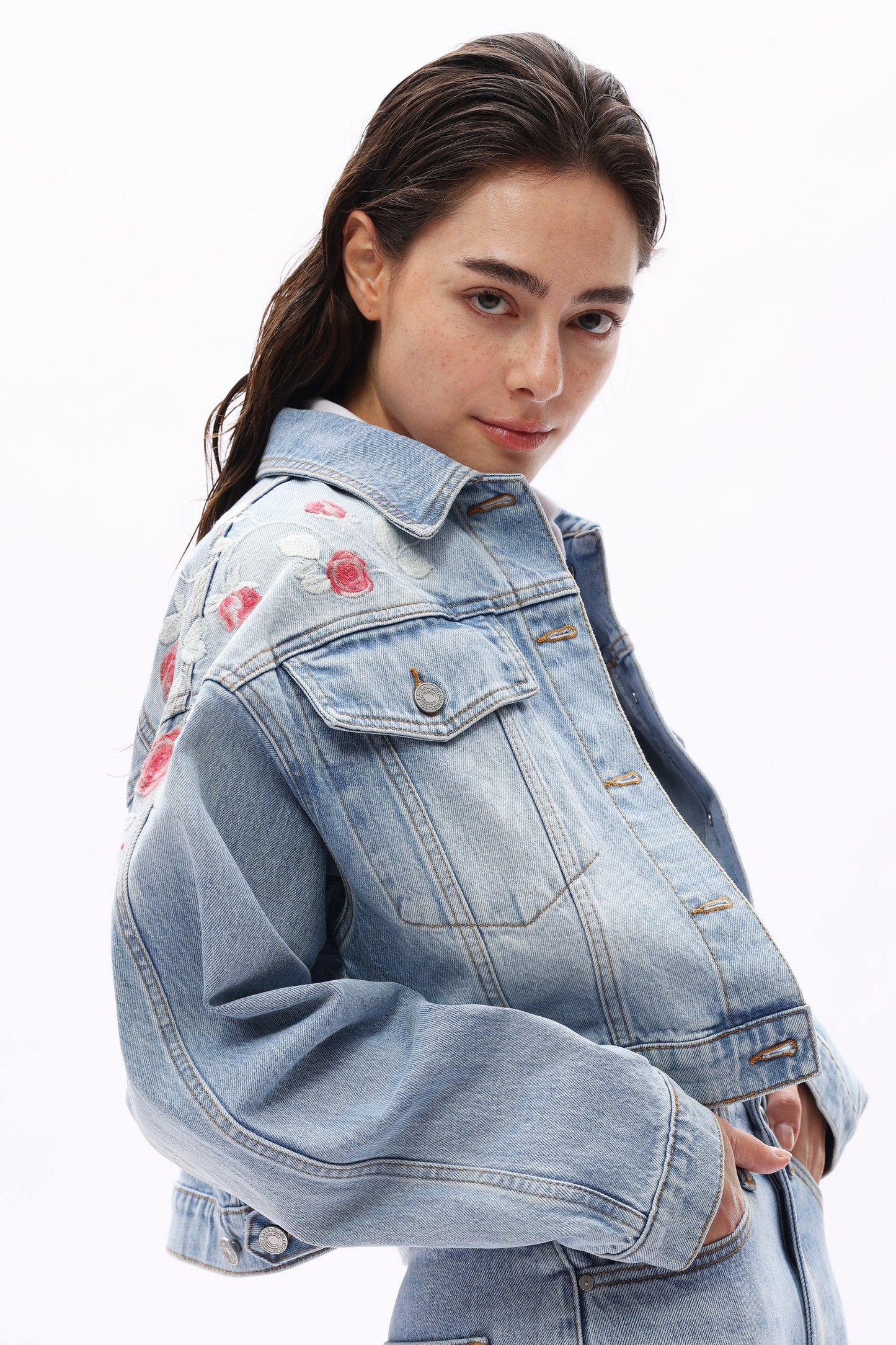 Cropped denim jacket
