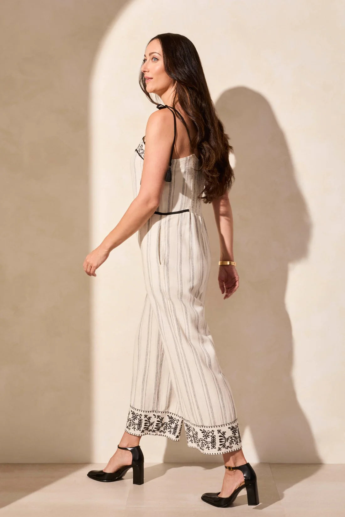 Sleeveless Embroidered Jumper