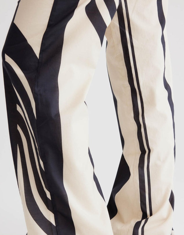 Alba Pant